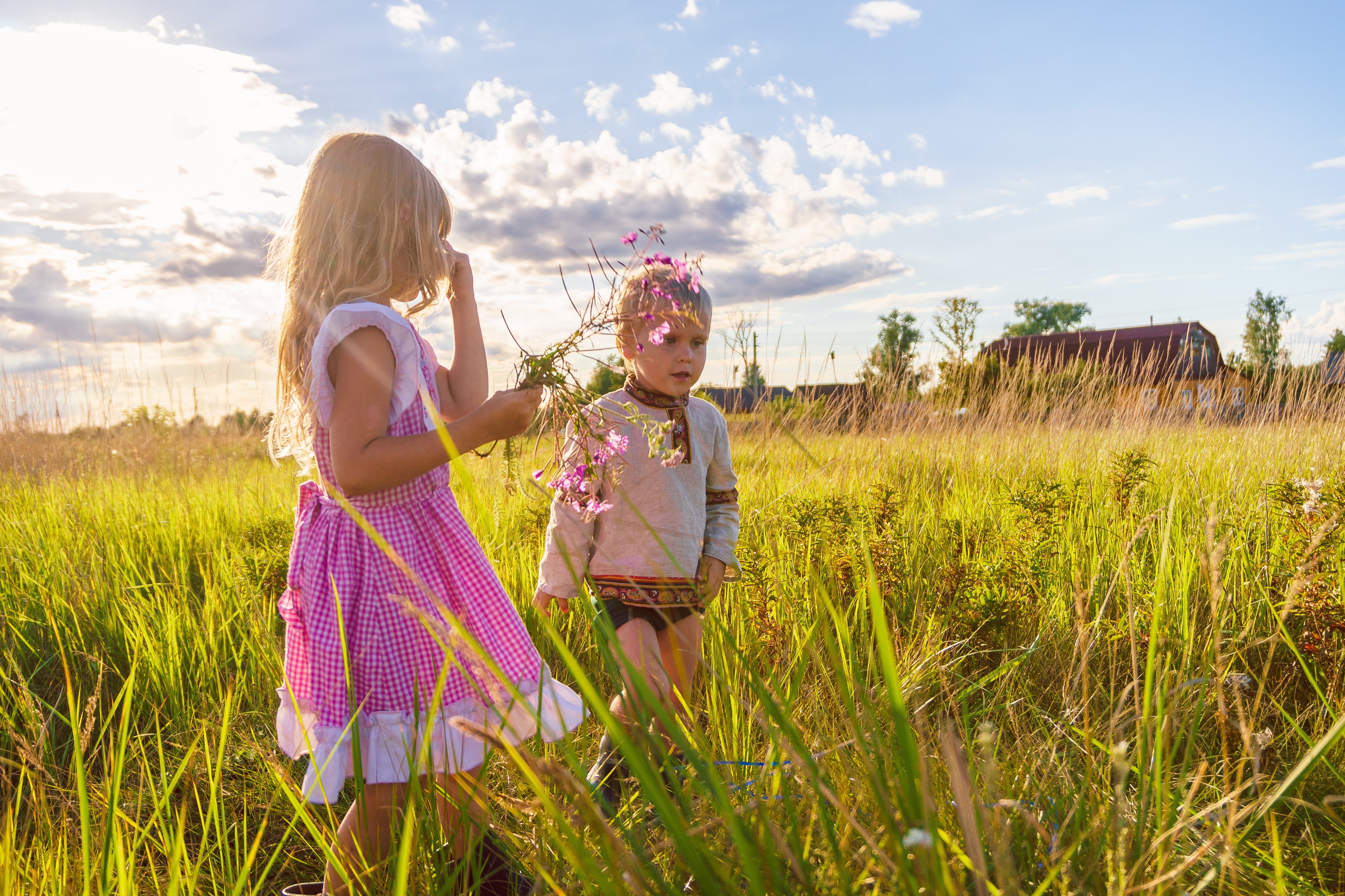 Spring Time Playing 4 Sensational Springtime Activities to Enjoy with Kids – Craftikit